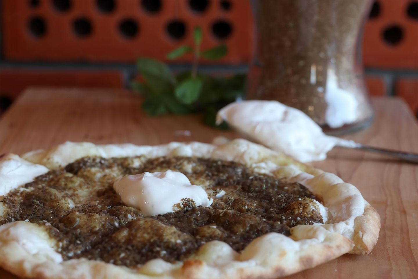 فطيرة زعتر ولبنة