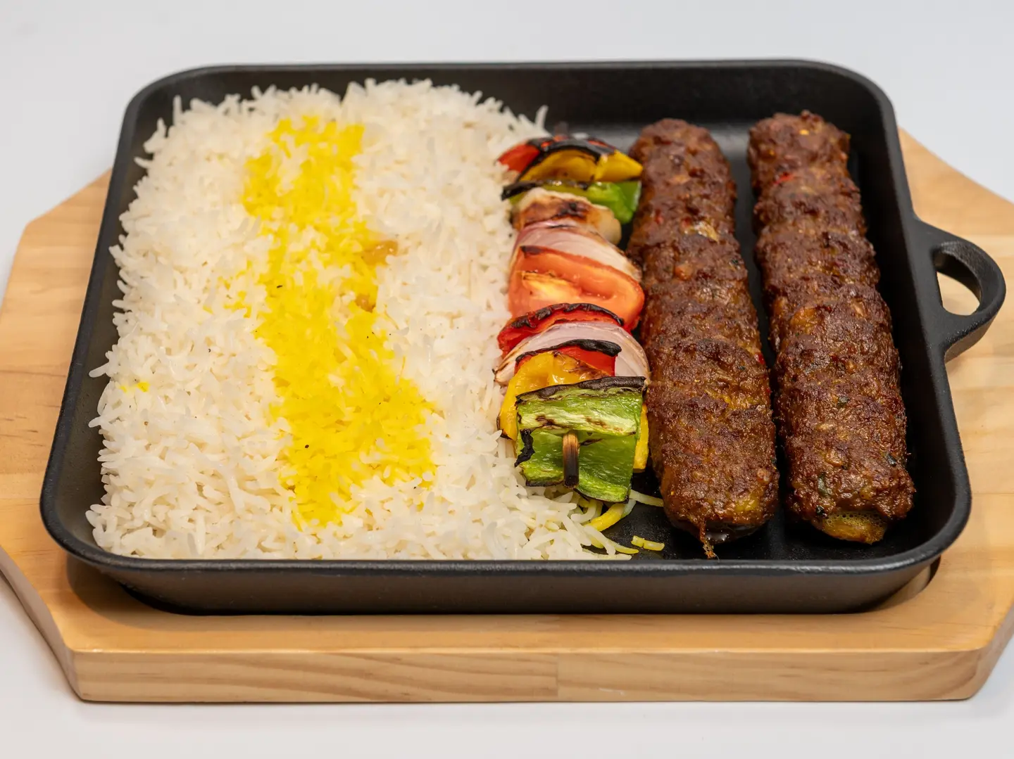 كباب لحم إيراني مع الرز