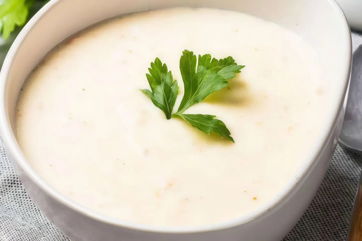 شوربة كريمة بالدجاج