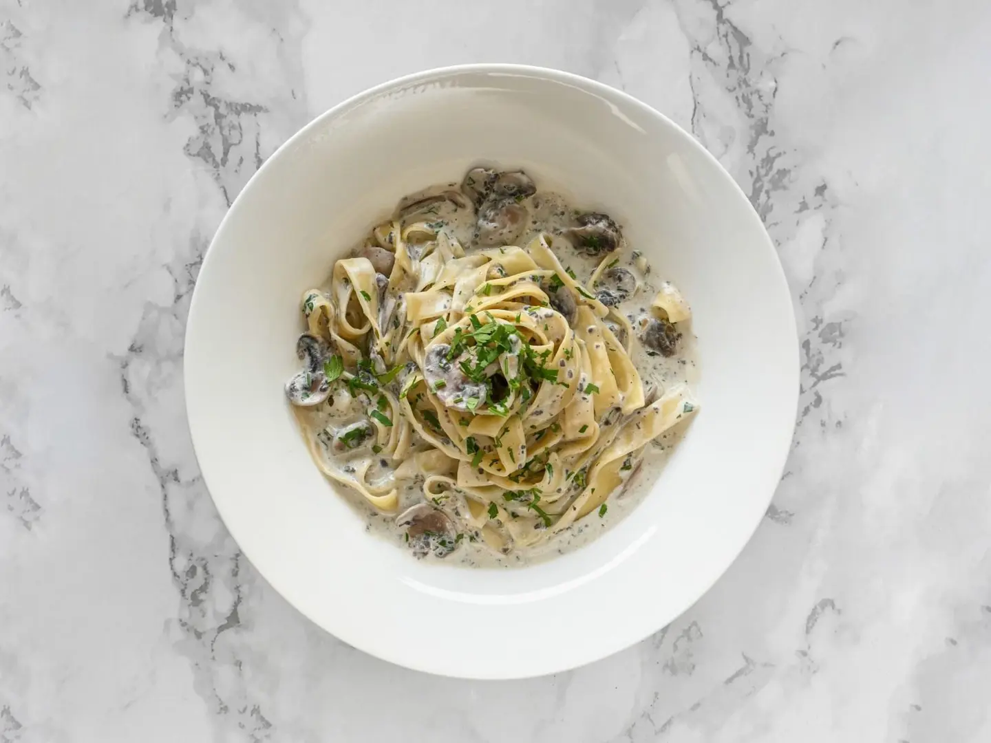 مكرونة التزفل والفطر