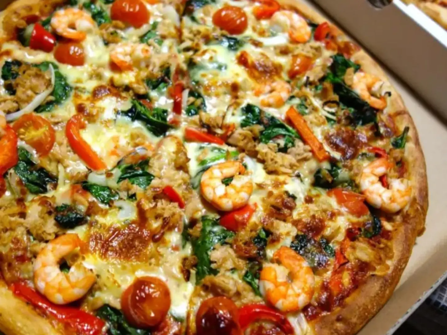 Middle Shrimp Pizza