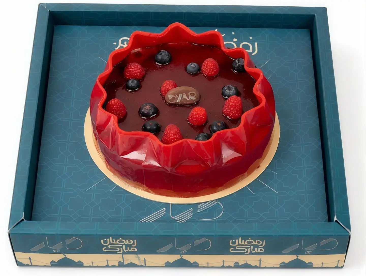 كيك توت وسط