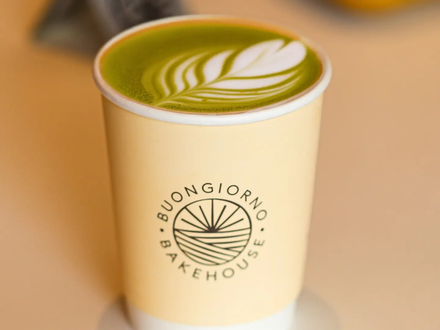 لاتيه ماتشا ساخن