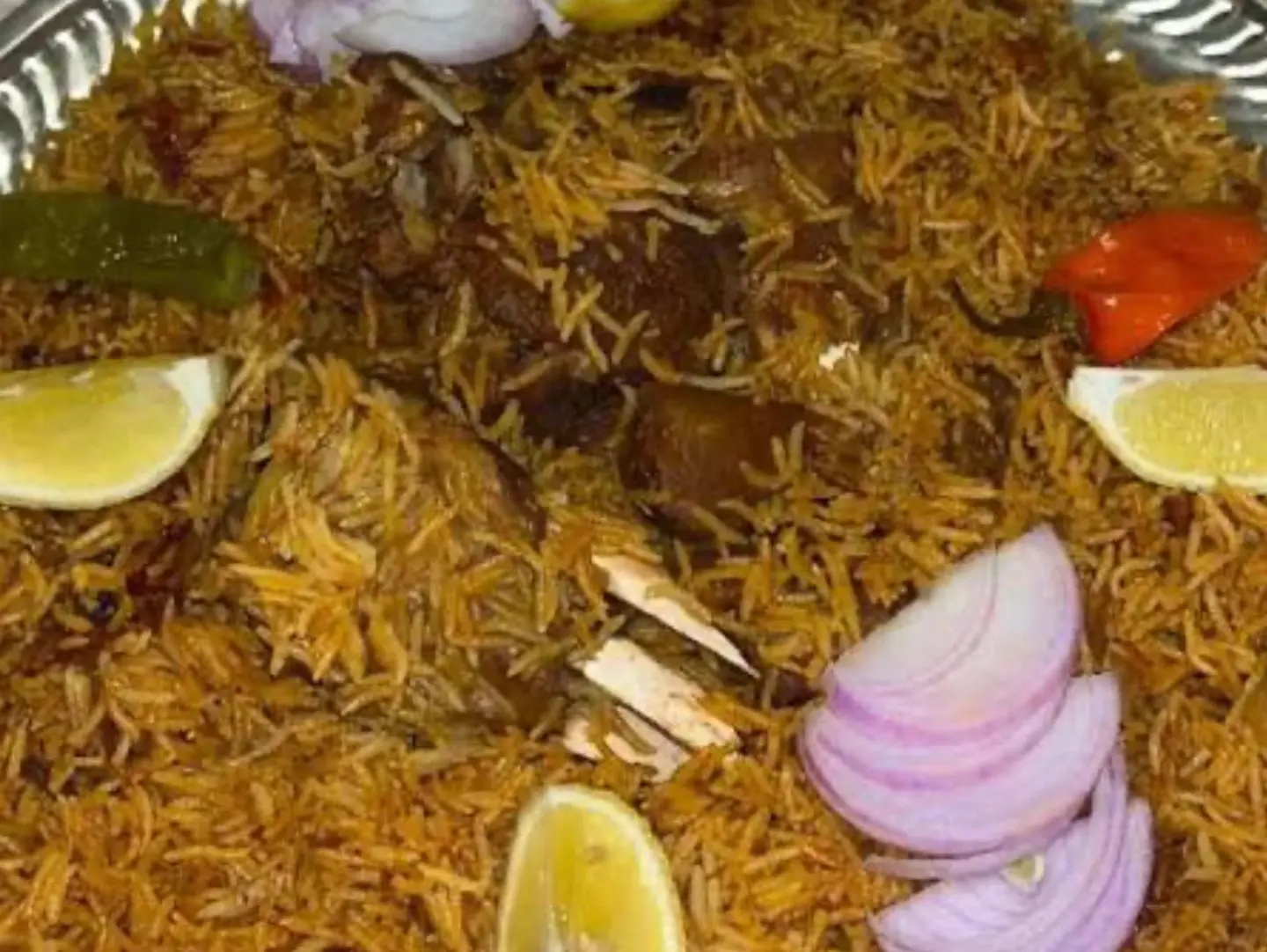 نفر لحم غنم رز ابو بنت احمر