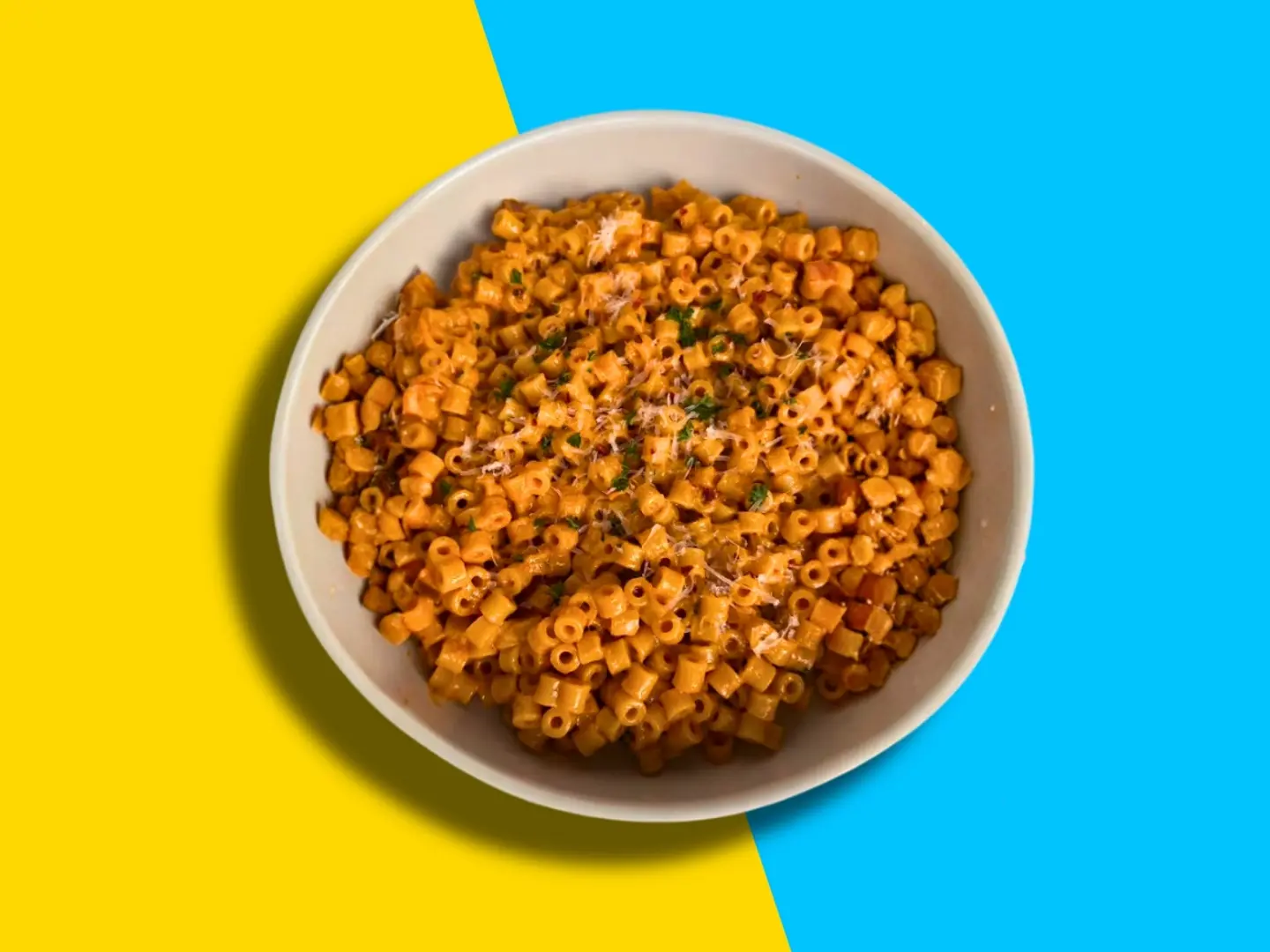 مكرونة خواتم حمراء