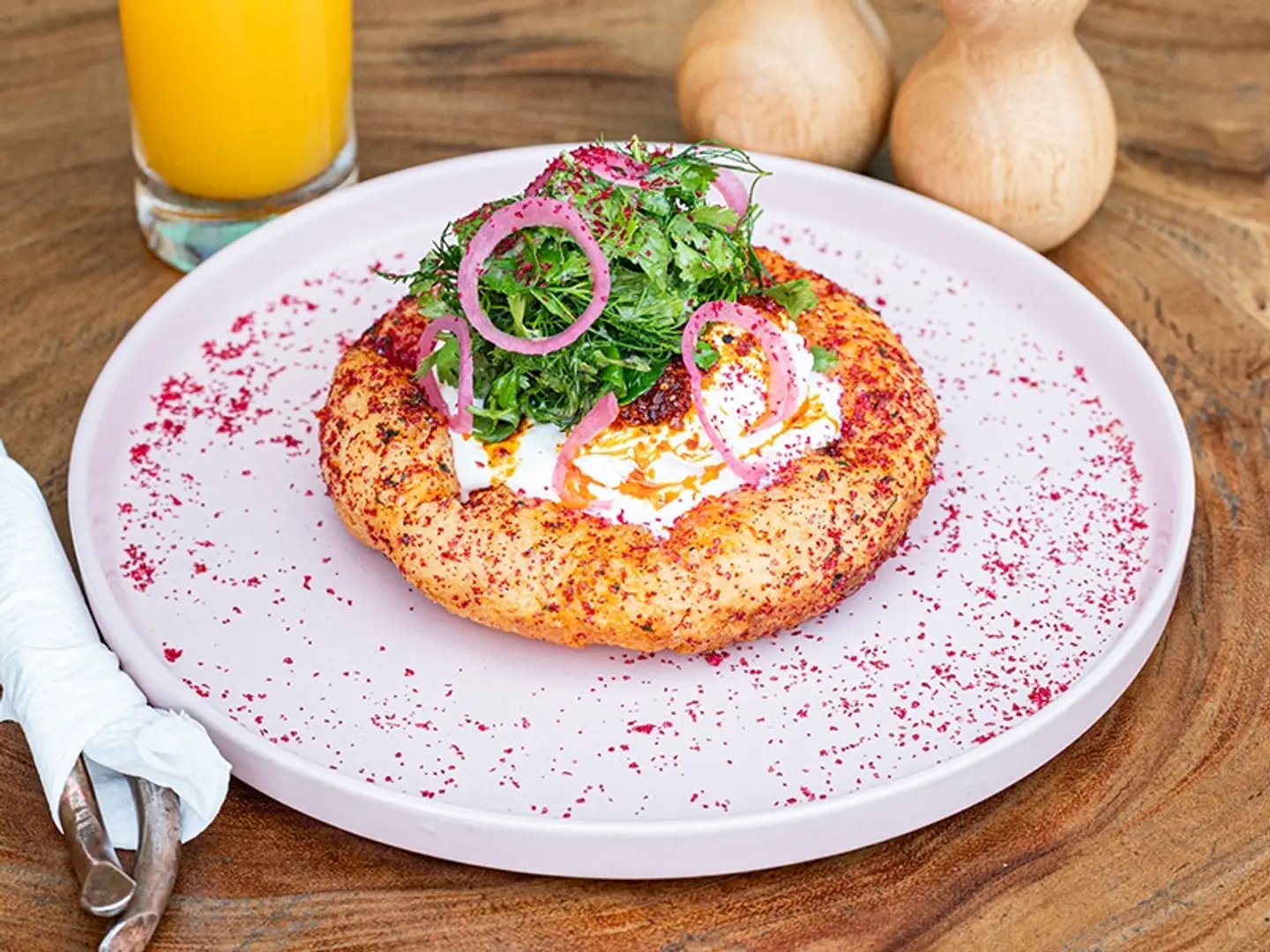 البيض التركي مع شوجر رايمز فلات بريد