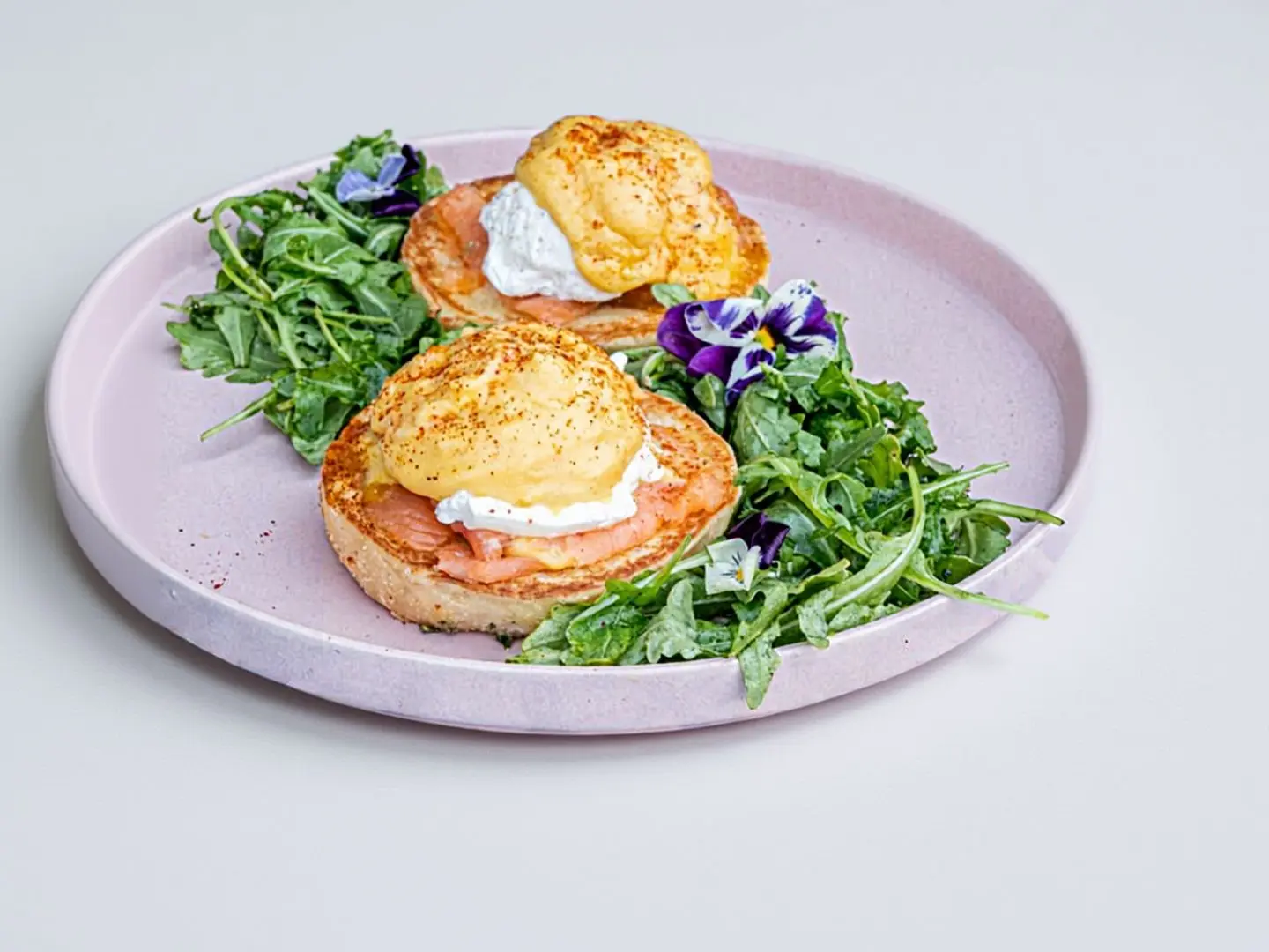 موون لت سالمون بنديكت