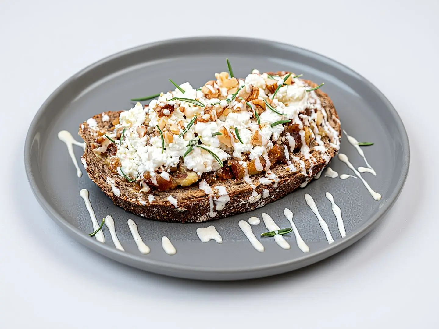 ذا انشانتد ديت معصوب اند قوت تشيز باير