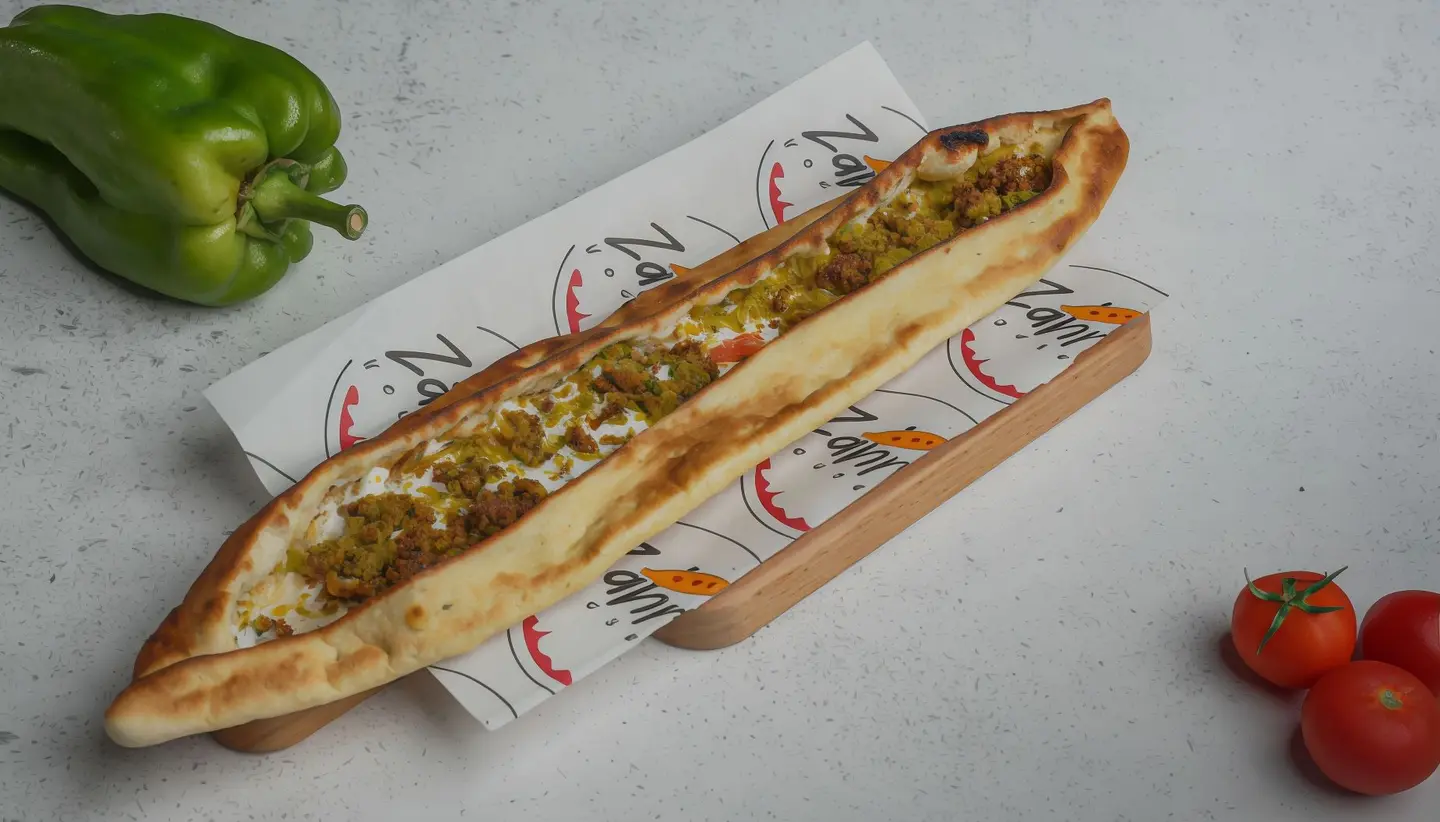 فطيرة لبنة مع فلافل