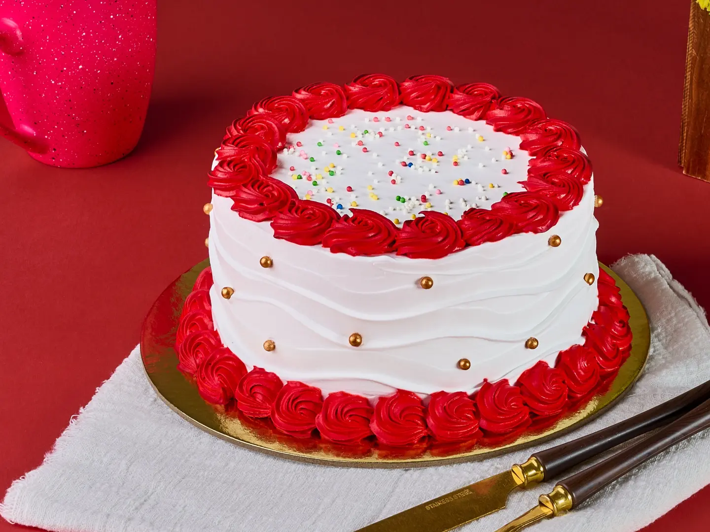 كيكة الوردة الحمراء