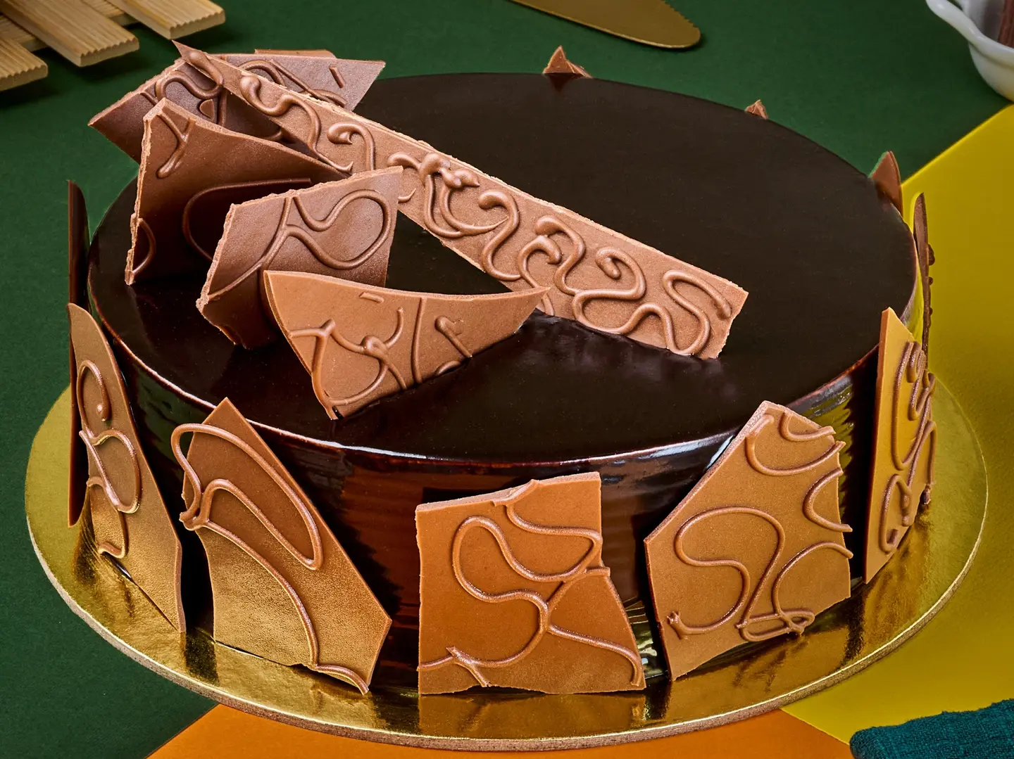 كيك شوكولاتة جناش وسط