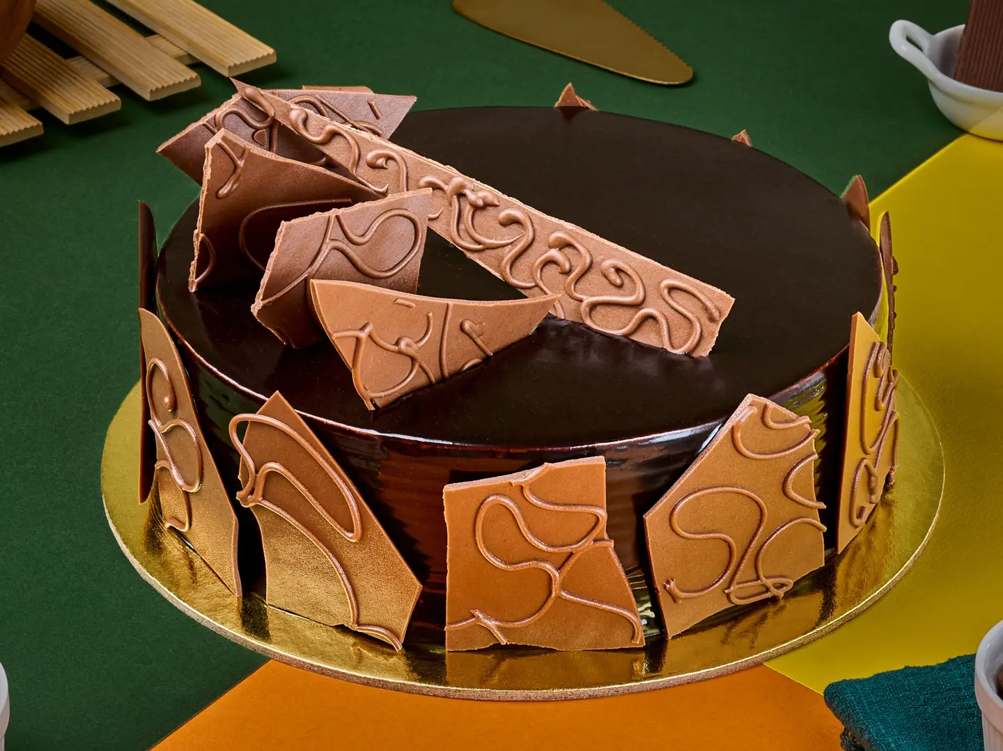 كيك شوكولاتة جناش كبير