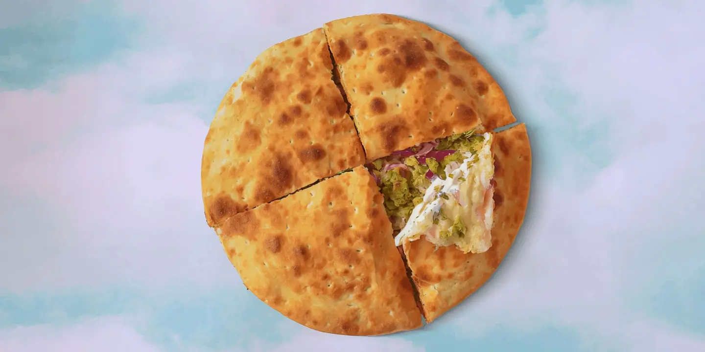 فطيرة فلافل مع اللبنة