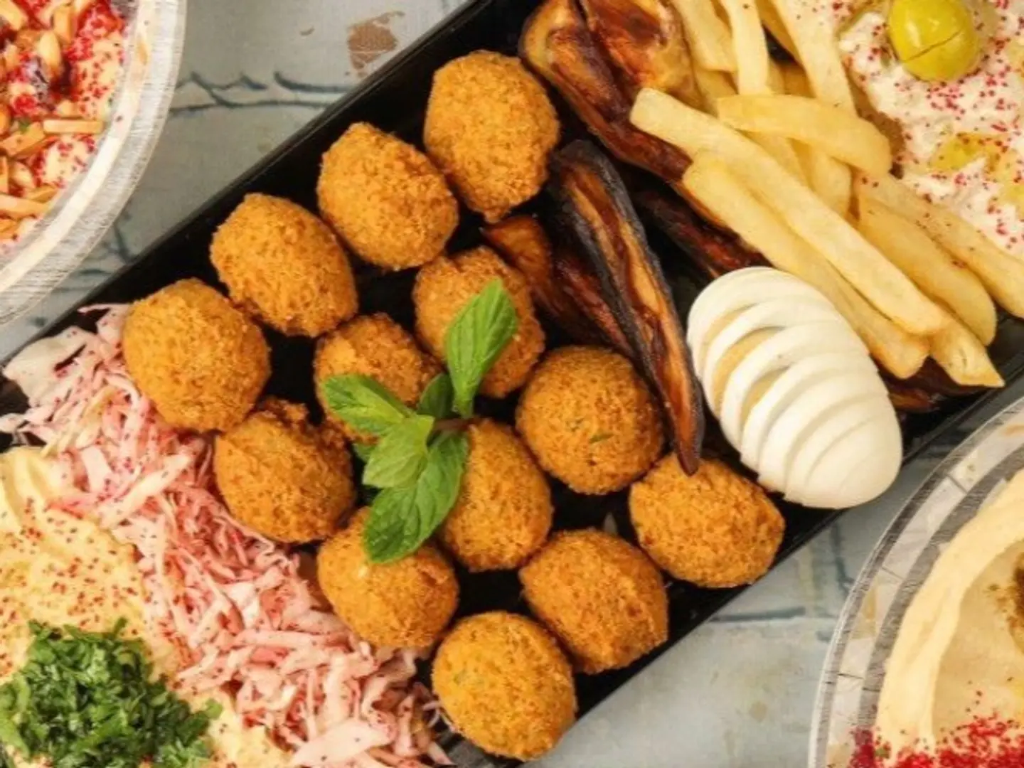 صحن مشكل صغير