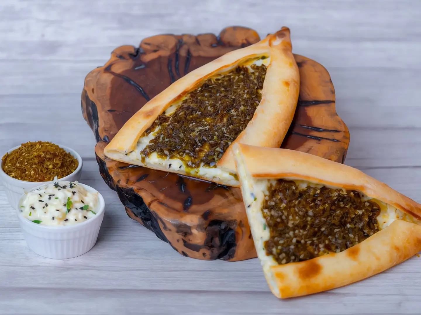 جبن عكاوي زعتر