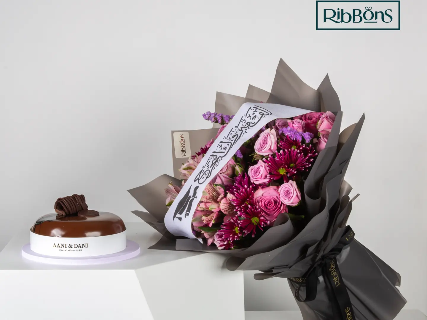 باقة ورد و كيك جالكسي