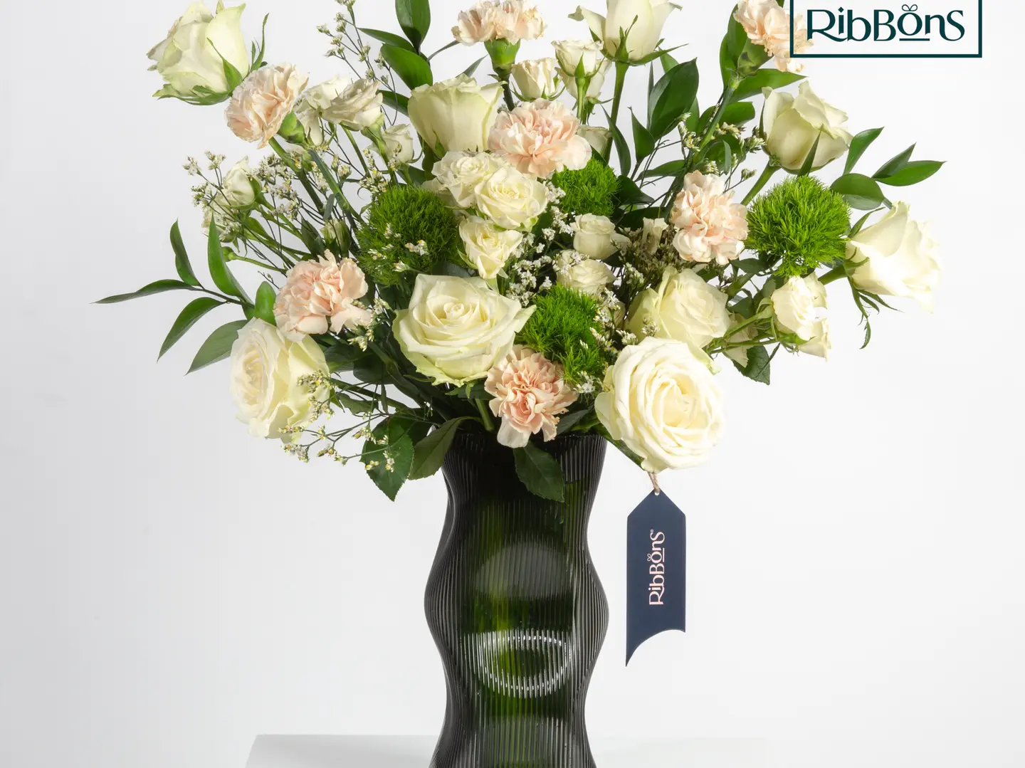 فازة نسيم الزهور