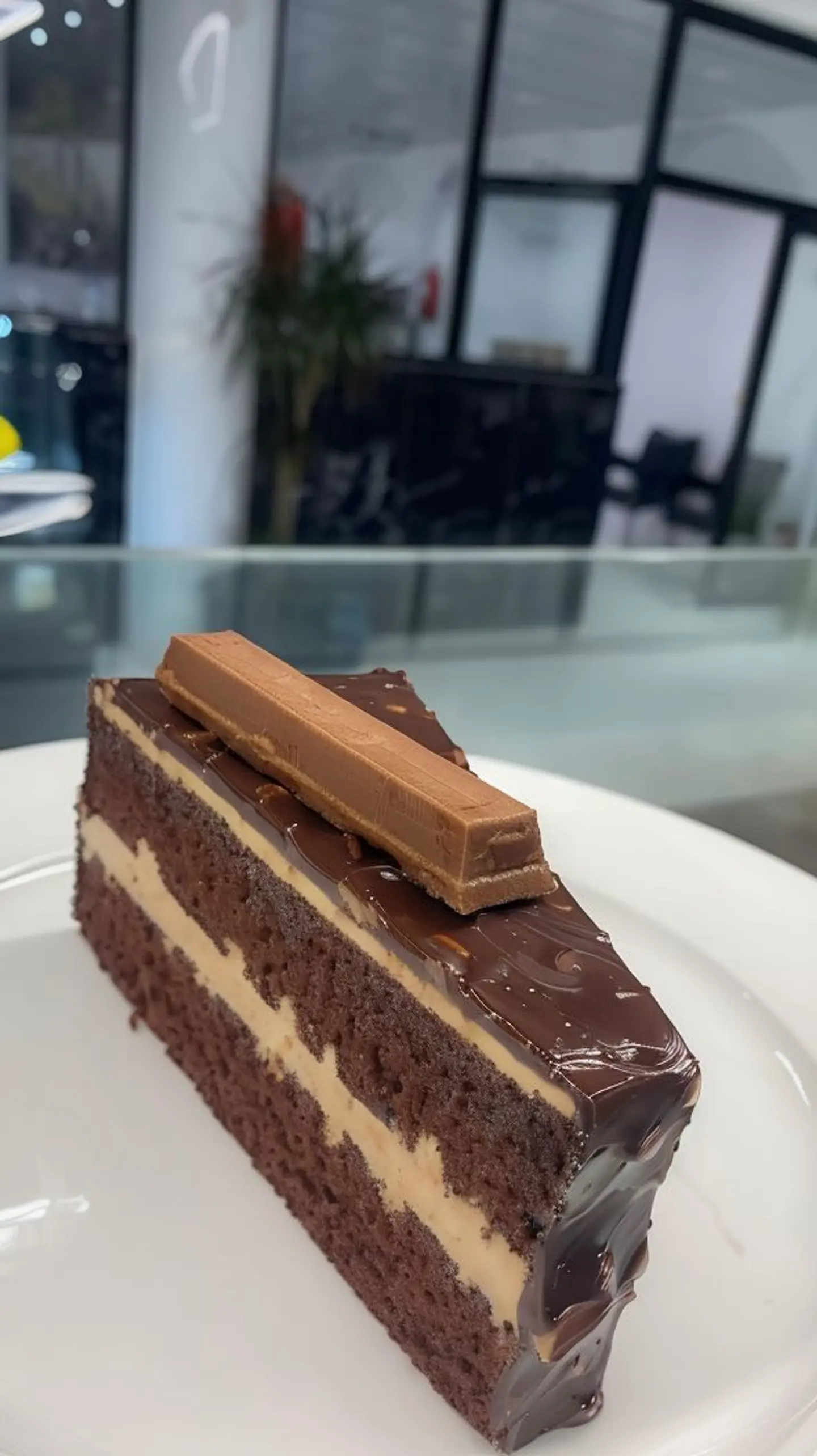 Kitkat Cake