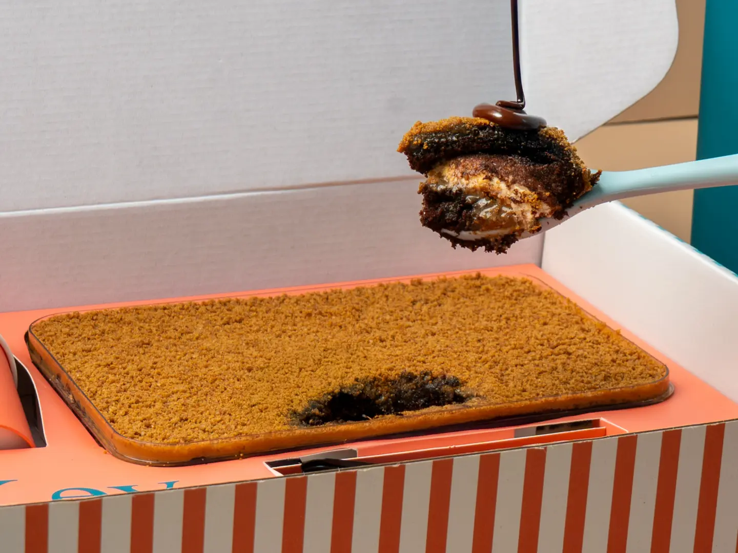 بوكس الجمعات من بودينغ الفول السوداني