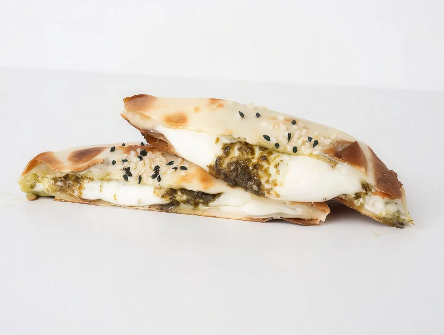 مدور جبن بالزعتر