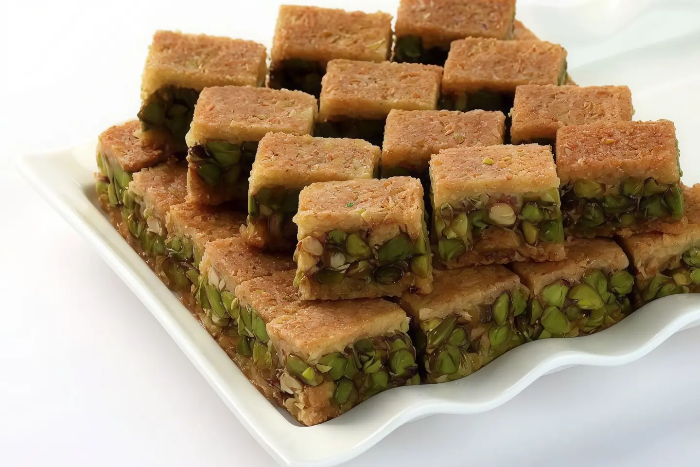 بلورية حمراء فستق-130