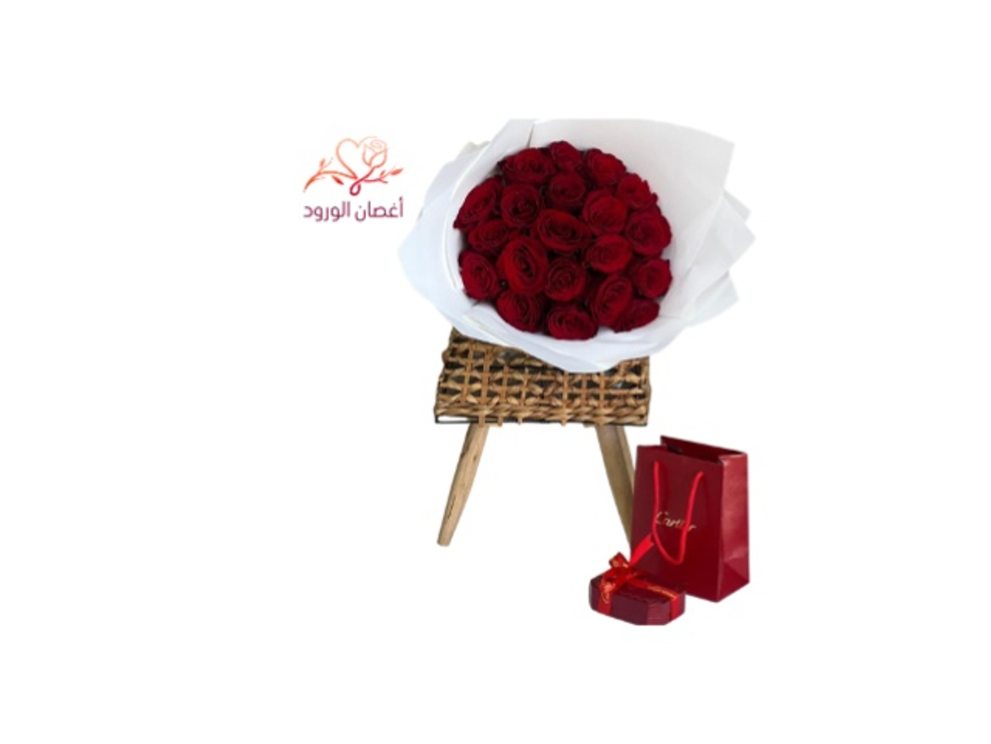 A Bouquet Of Roses With A Cartier Necklace (2)