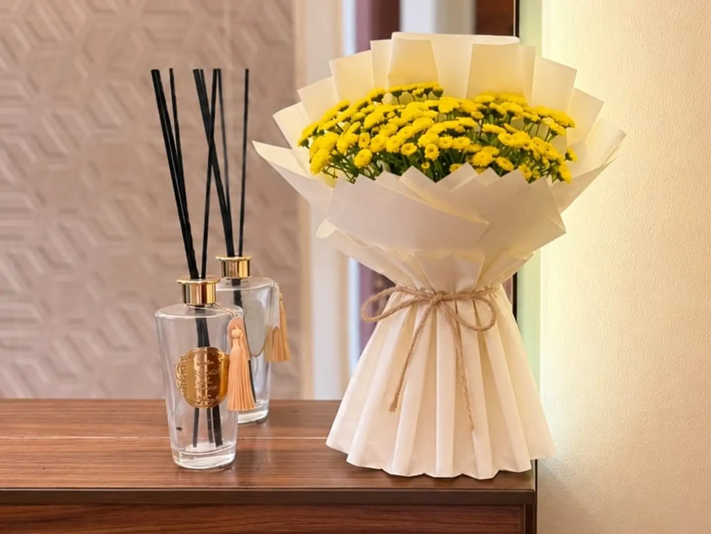 Sparkling Bouquet Of Flowers And Roses 8