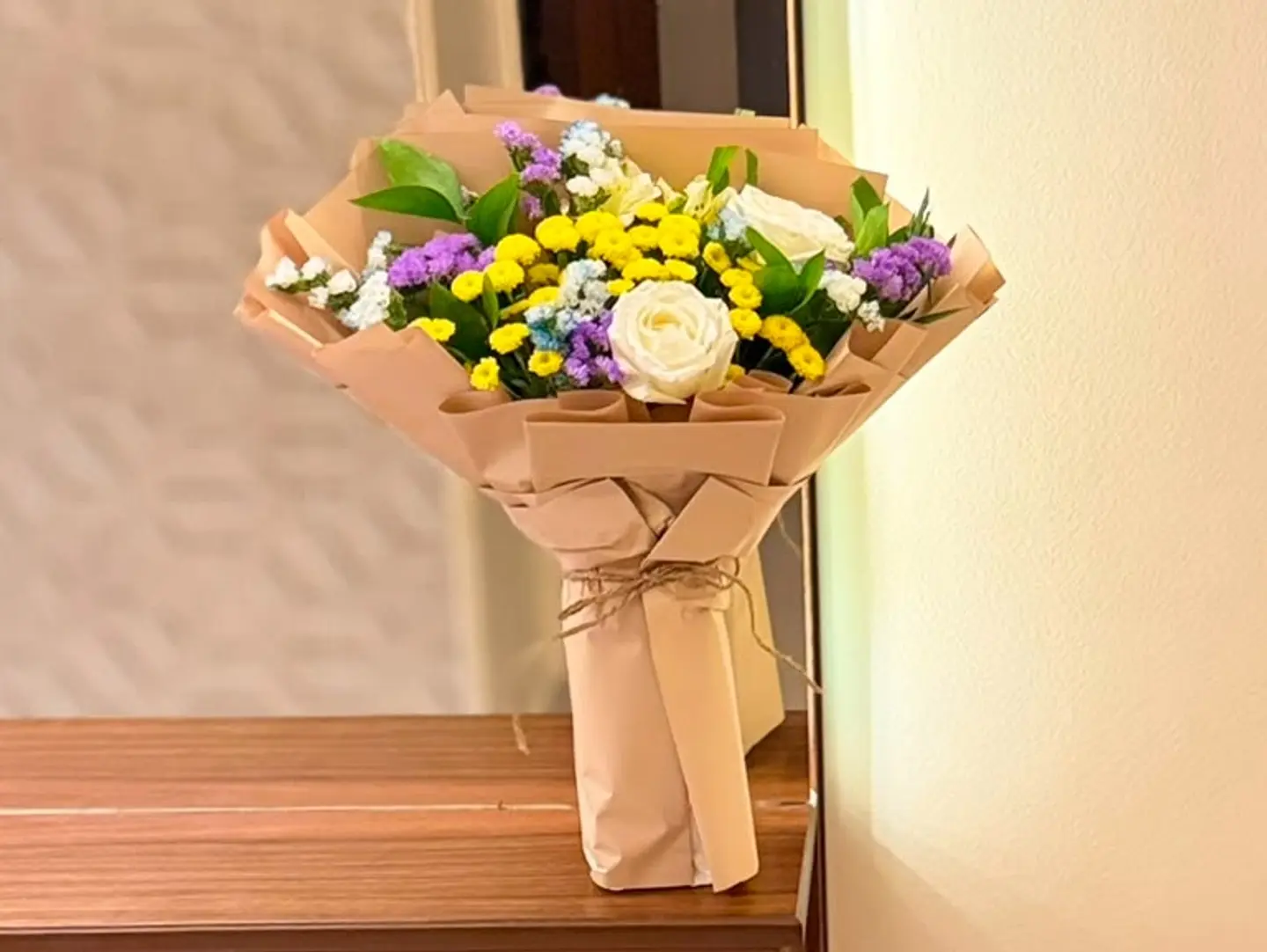 Sparkling Bouquet Of Flowers And Roses 53
