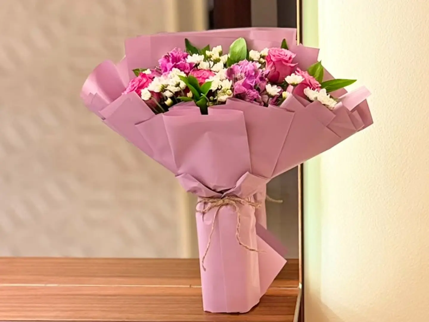 Sparkling Bouquet Of Flowers And Roses 54