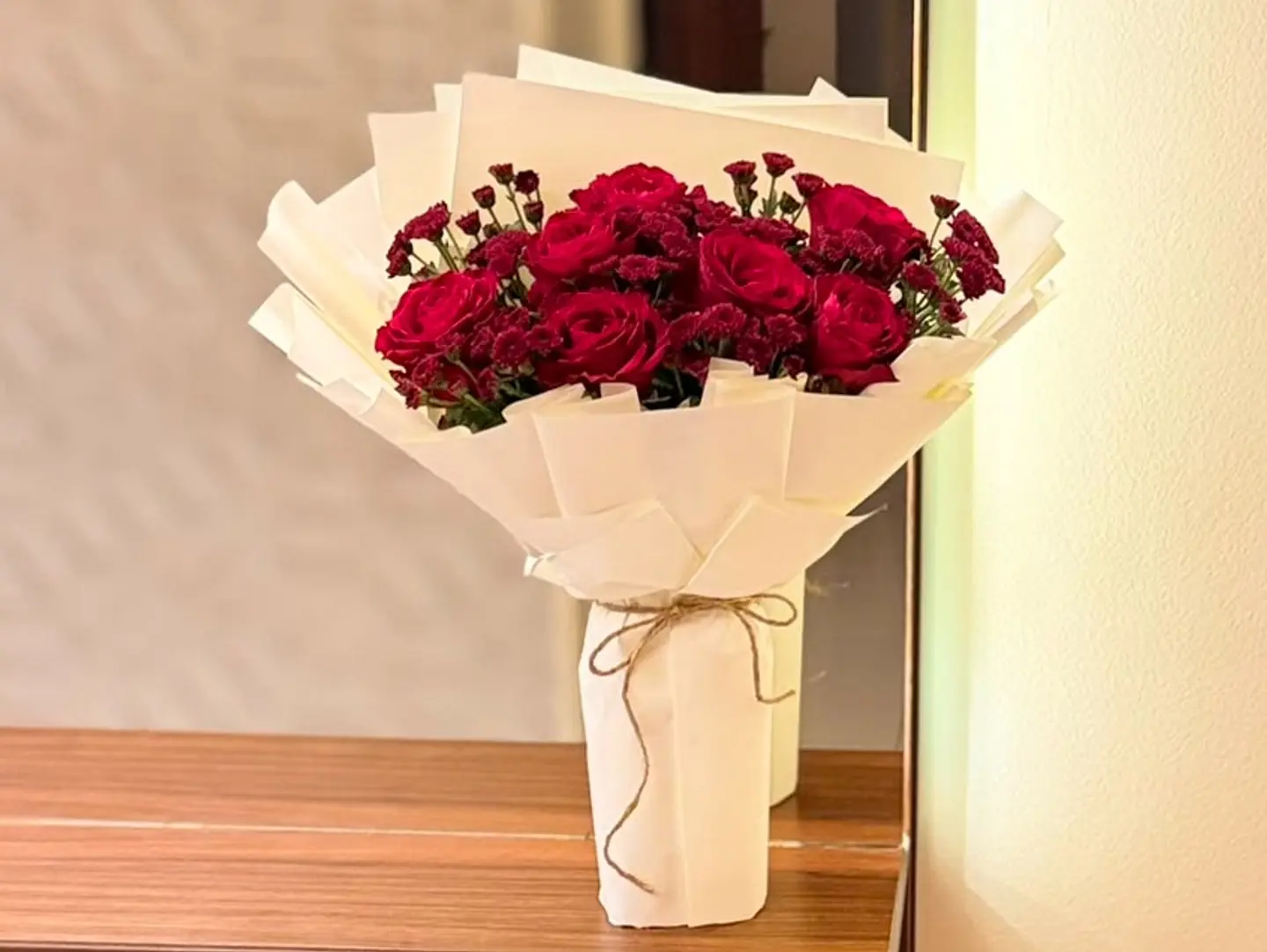 Sparkling Bouquet Of Flowers And Roses 56