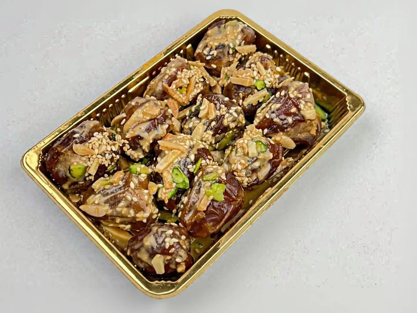 تمر بالمكسرات