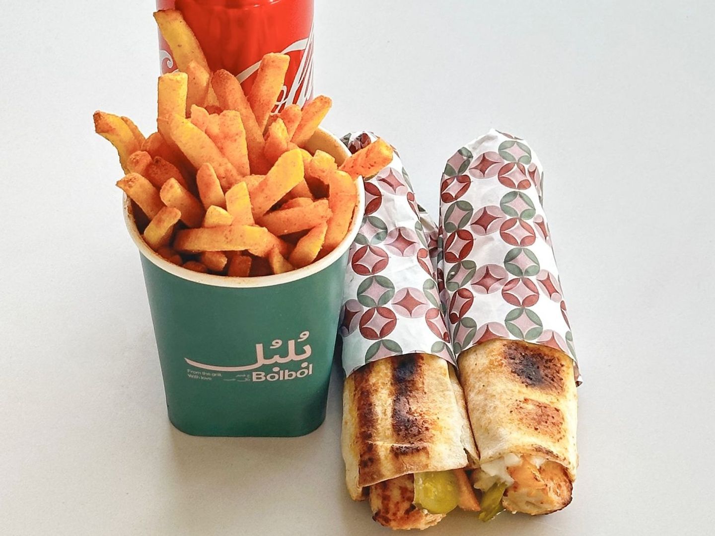 عدد 2 شاورما مسحب على الفحم صغير أو1 صاروخ كبير + بطاطس+ مشروب غازي