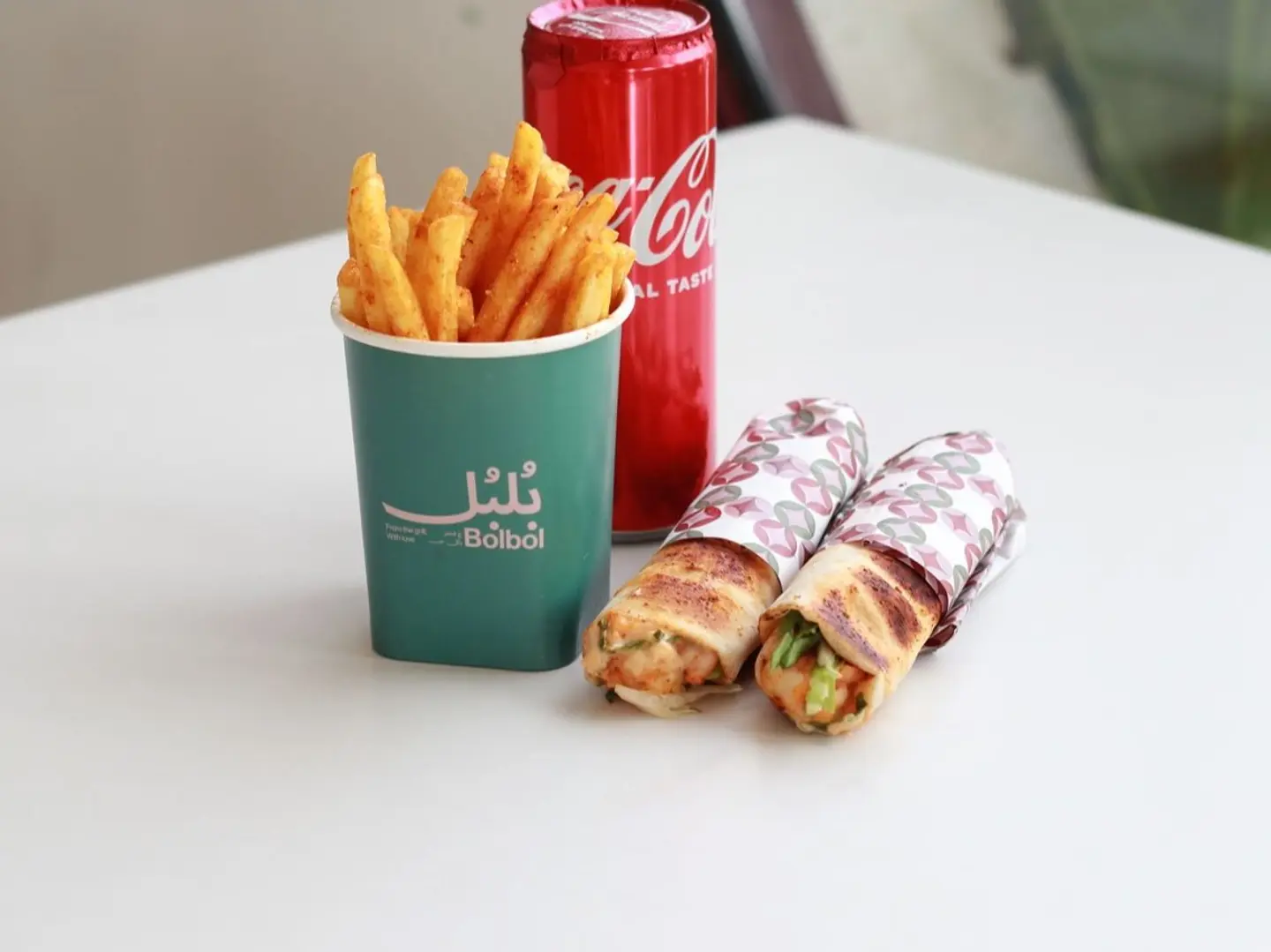 عدد 2 روبيان على الفحم صغير أو صاروخ كبير + بطاطس+ مشروب غازي