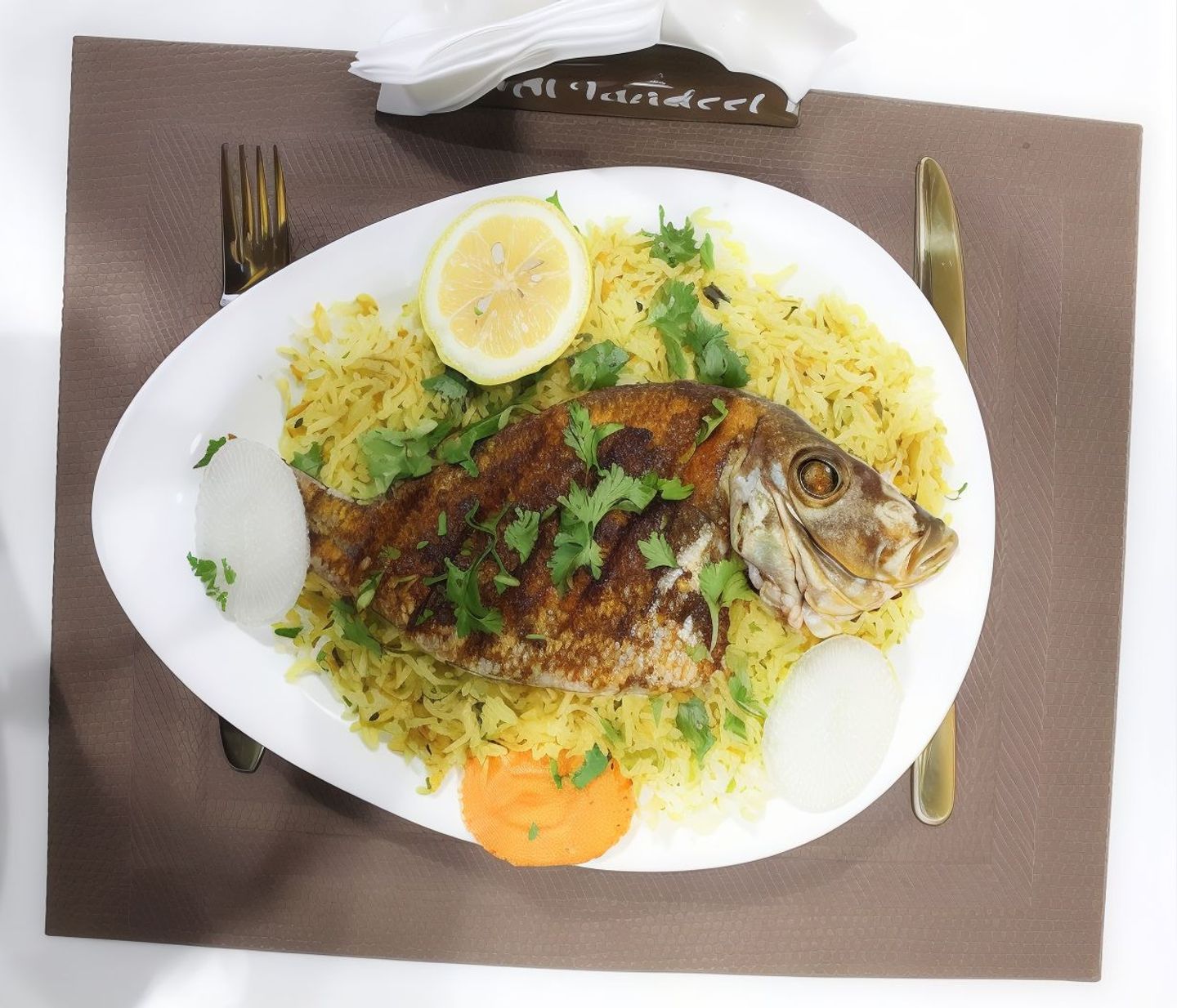 سمك مقلي مع أرز