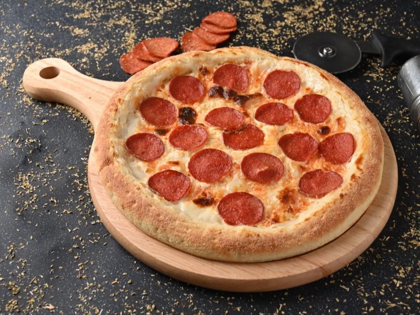 بيتزا بيبروني كلاسيك