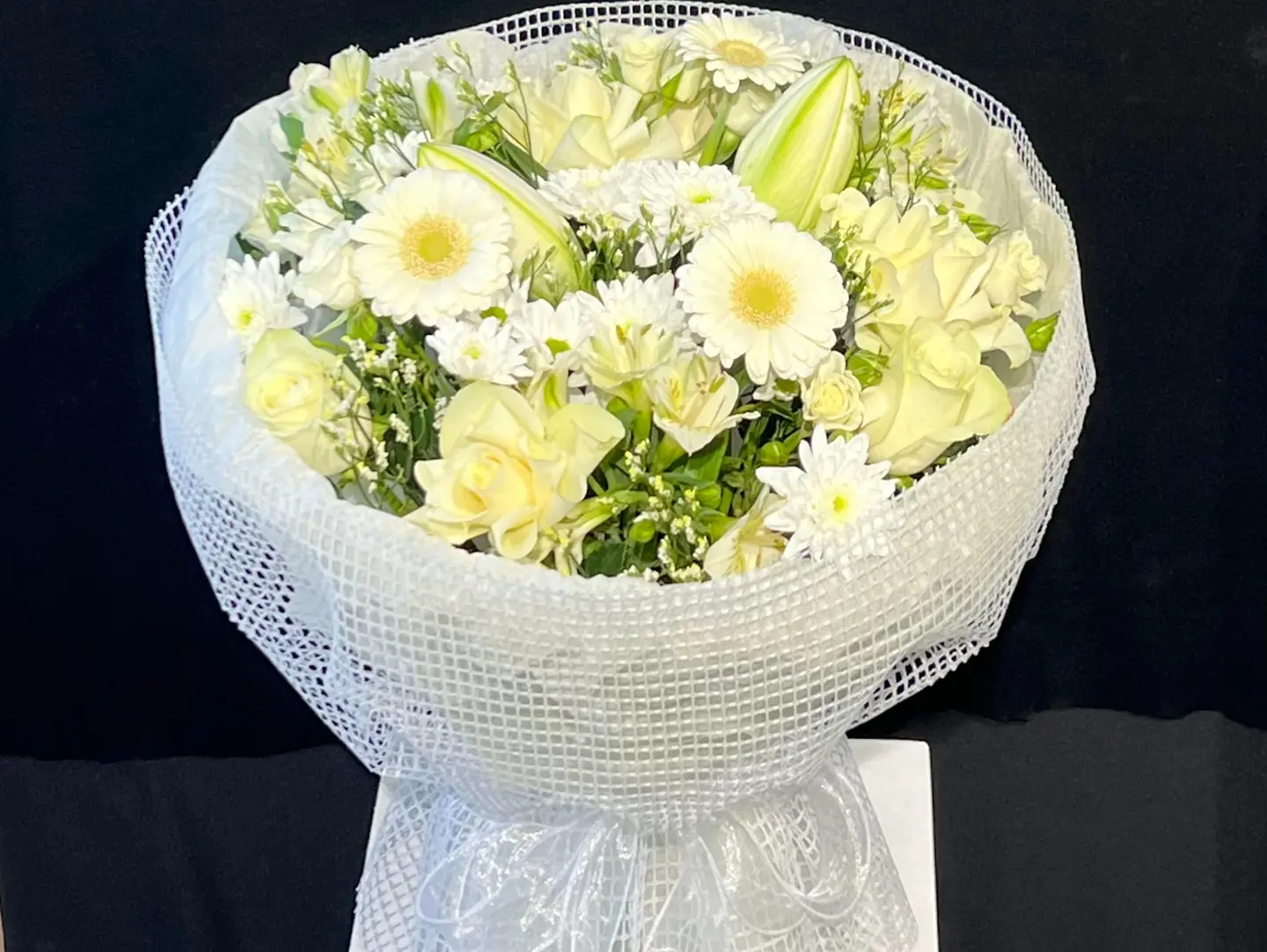 White Special Bouqute 02