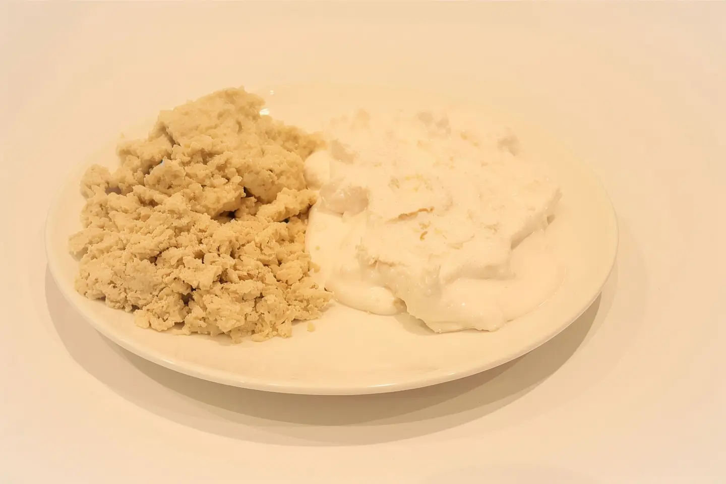 حلاوة طحنية مع الجبن