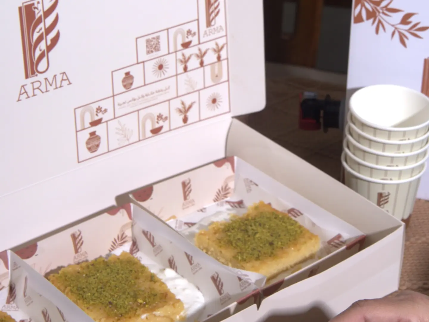 بوكس قهوة اليوم مع بوكس بسبوسة بالقشطة ٣ قطع