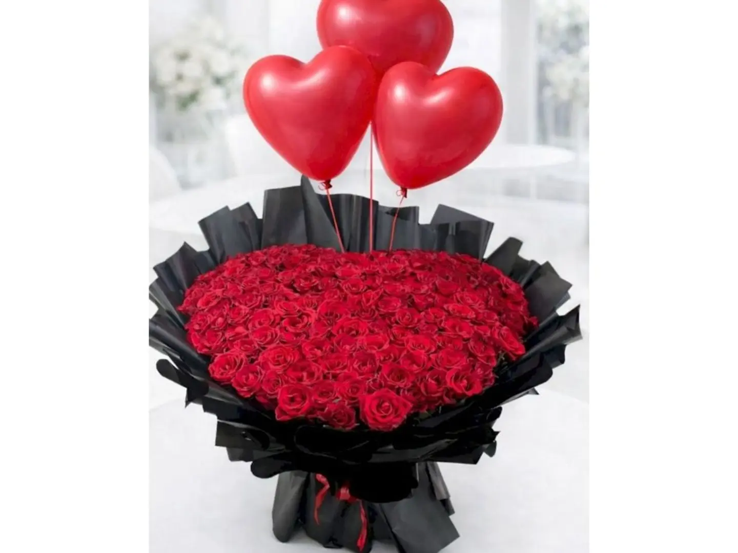 قلب مخملي وردي ليوم الحب