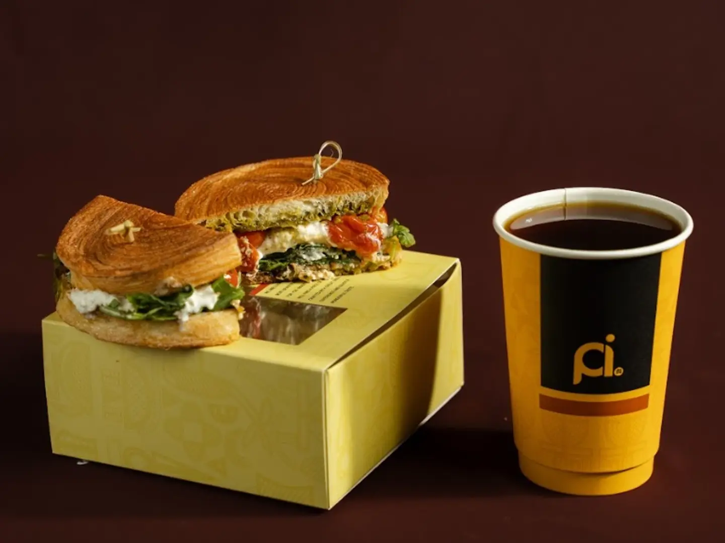 بوراتا ساندويتش مع قهوة اليوم