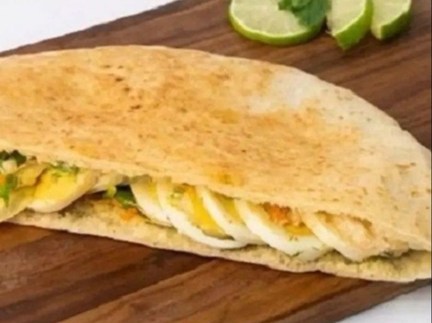 ساندوتش مهروسه بالبيض