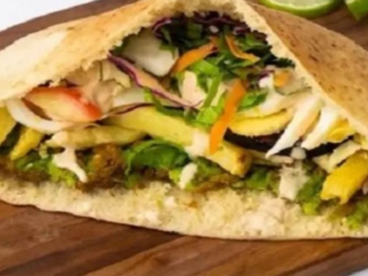ساندوتش اصابع و بابا غنوج