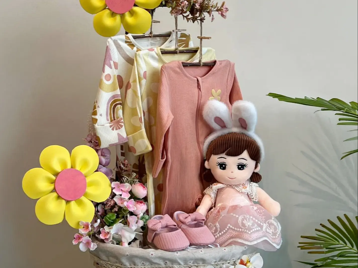 2-هدية مولوده بنت بالسله