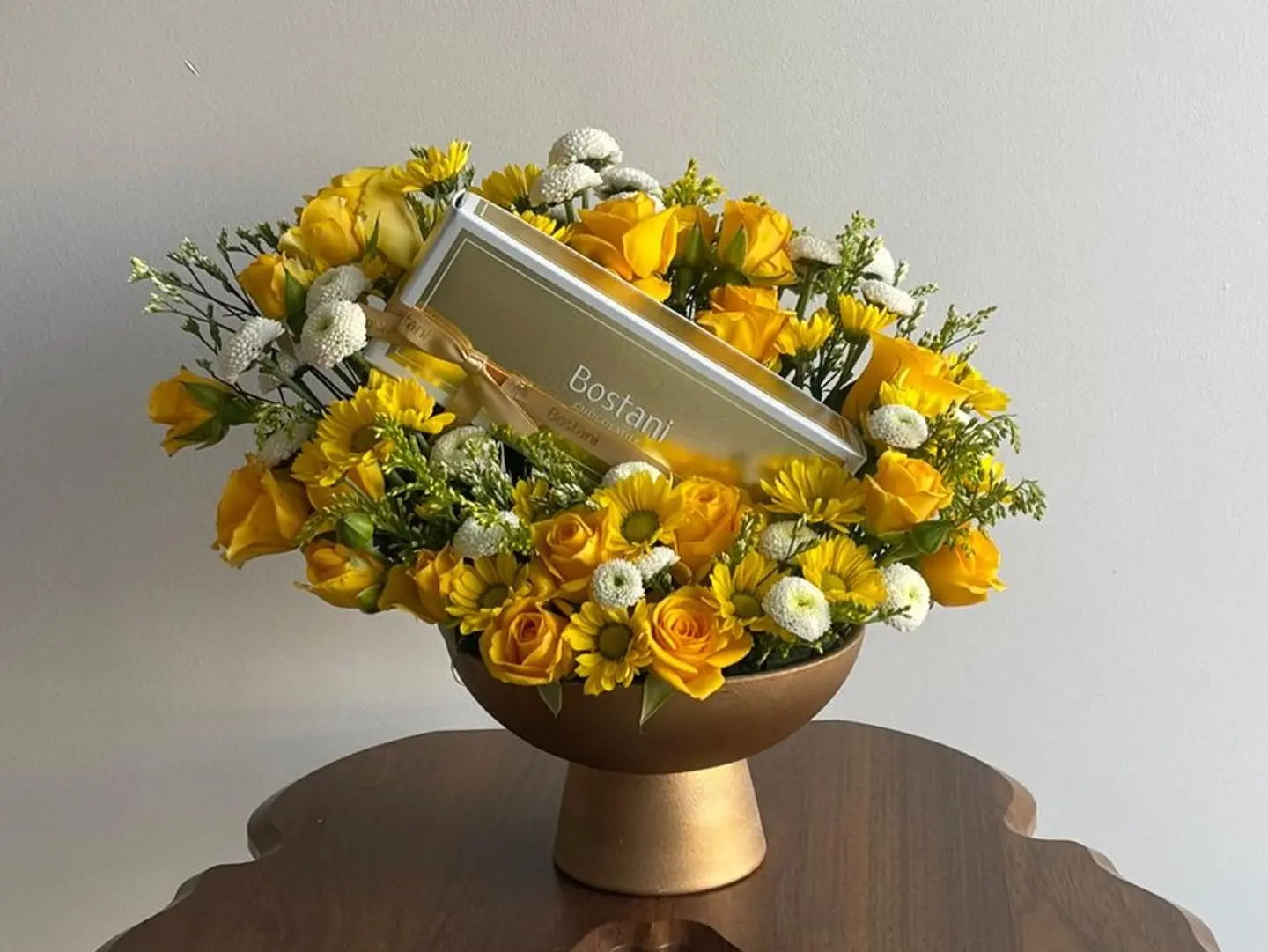 Happy Eid Vase With Chocolate