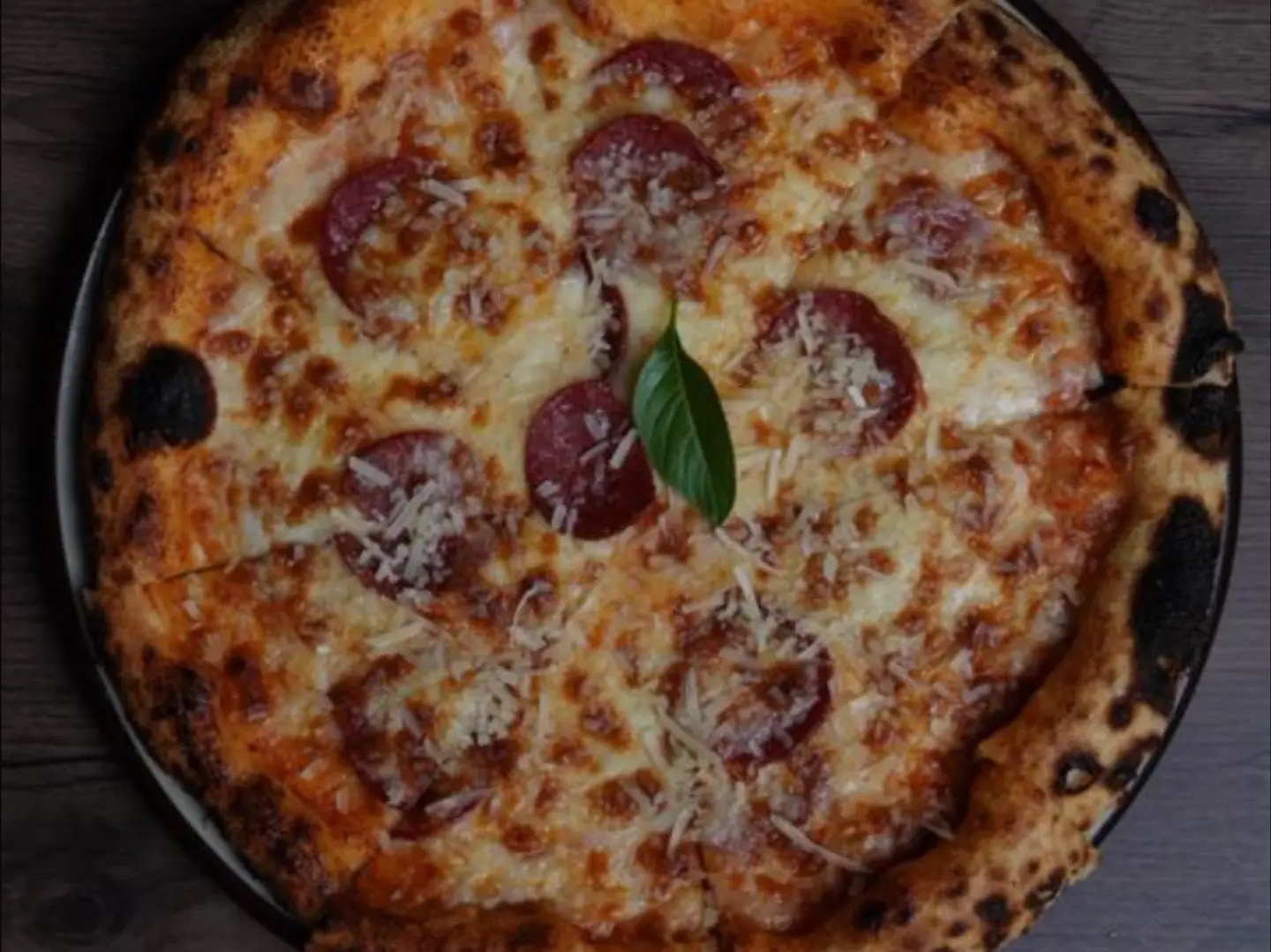 بيتزا ببروني