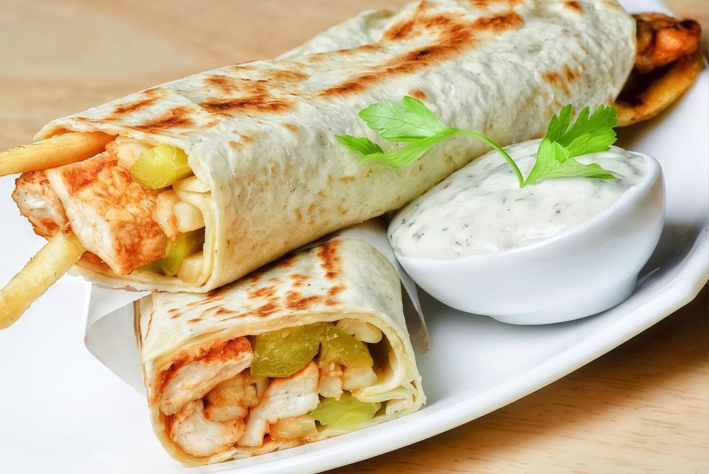 ساندوتش لبنه بالكباب دجاج