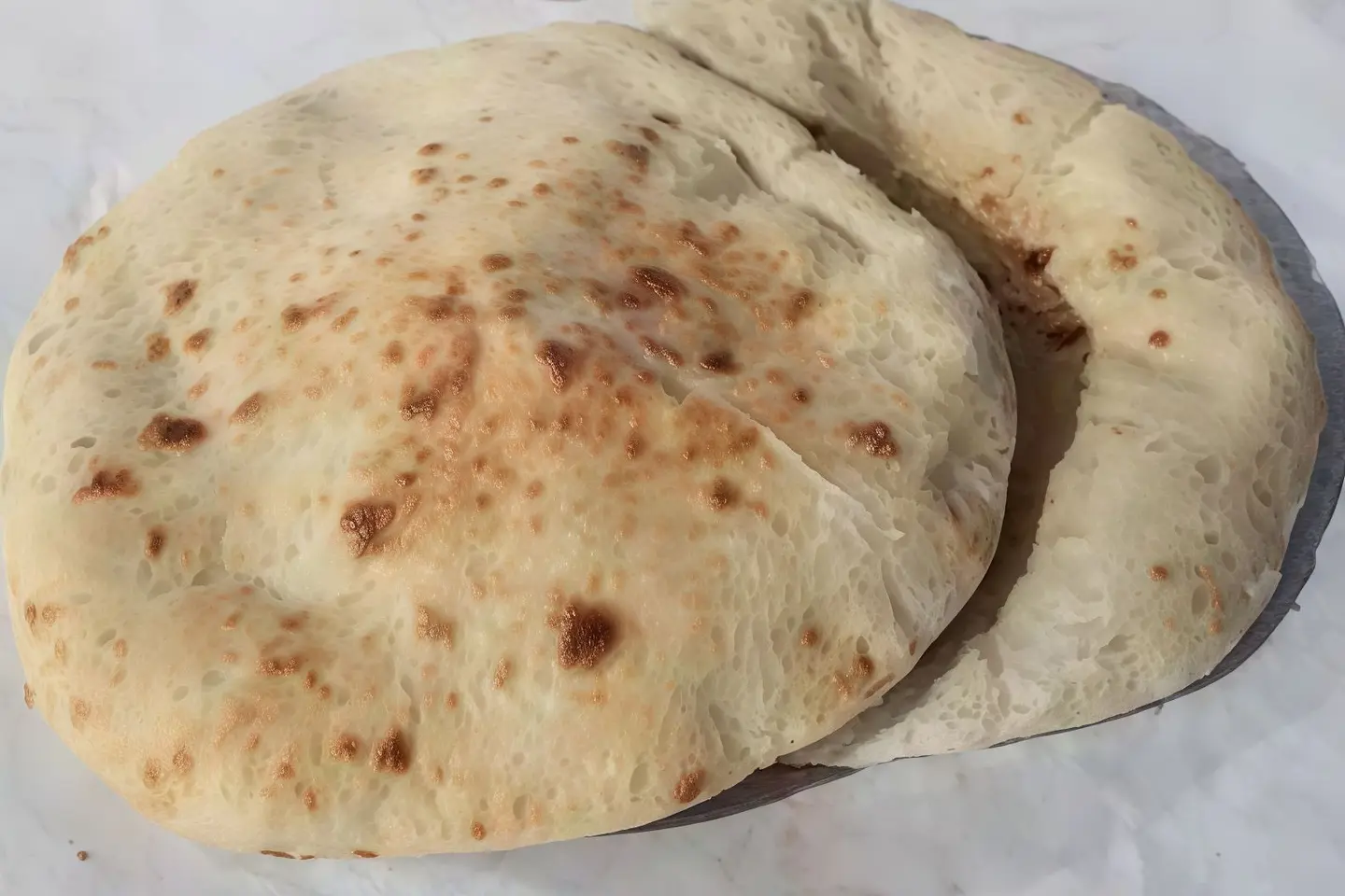 خبز ٤ حبات