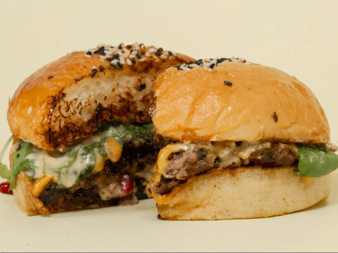 برجر لحم رمان