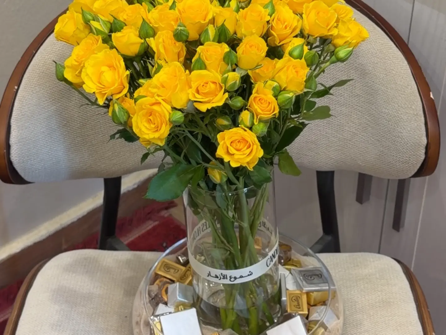 Baby Rose Vase With Chocolate