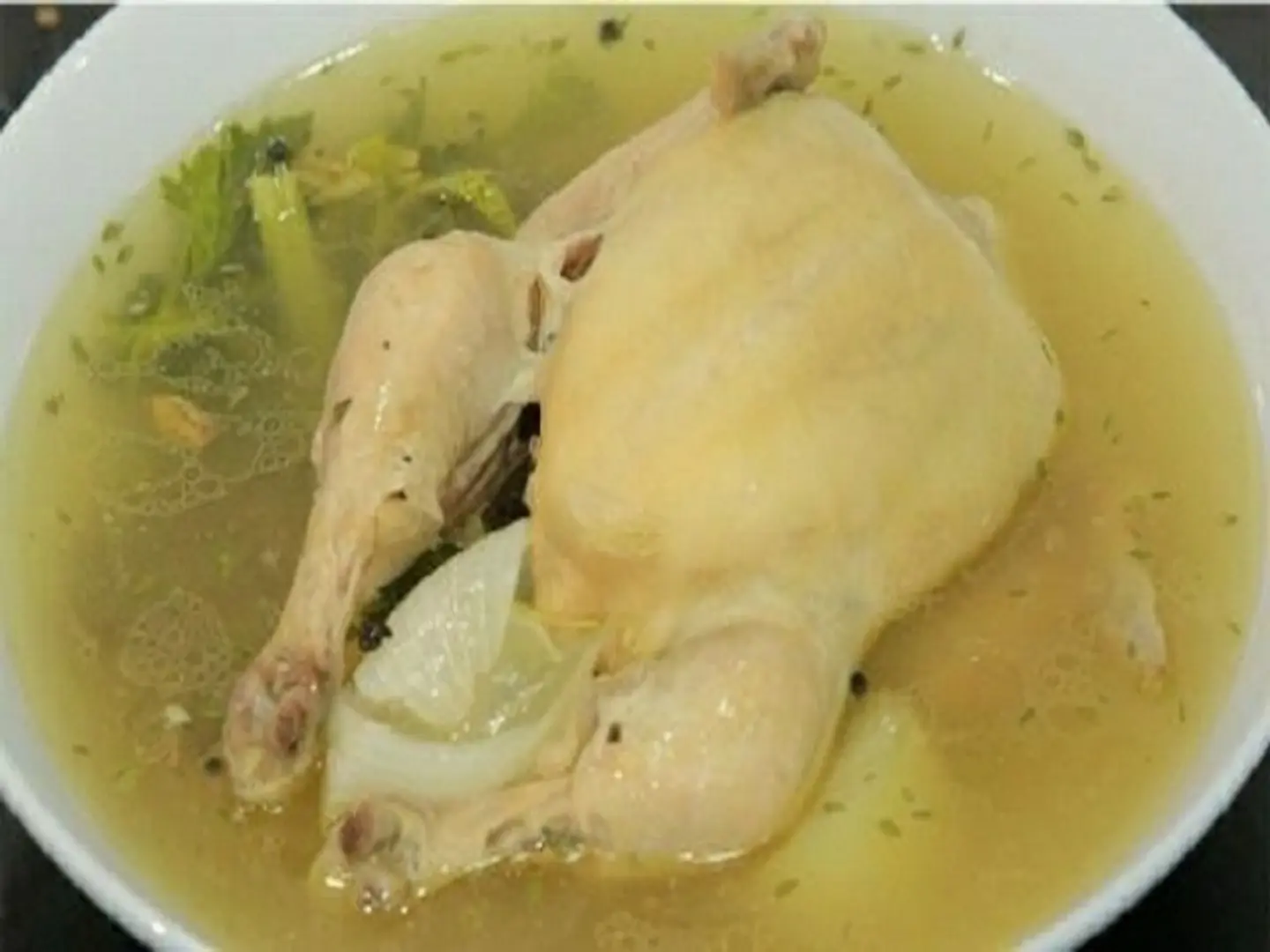 نصف حبة دجاج مسلوق